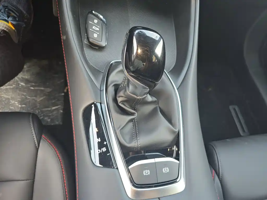 MG 5 2025 180DVVT Luxury