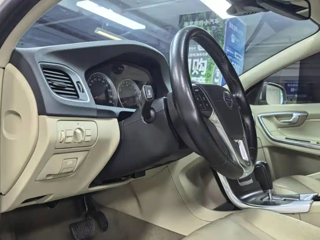 Volvo S60 (Import) — миниатюра 6