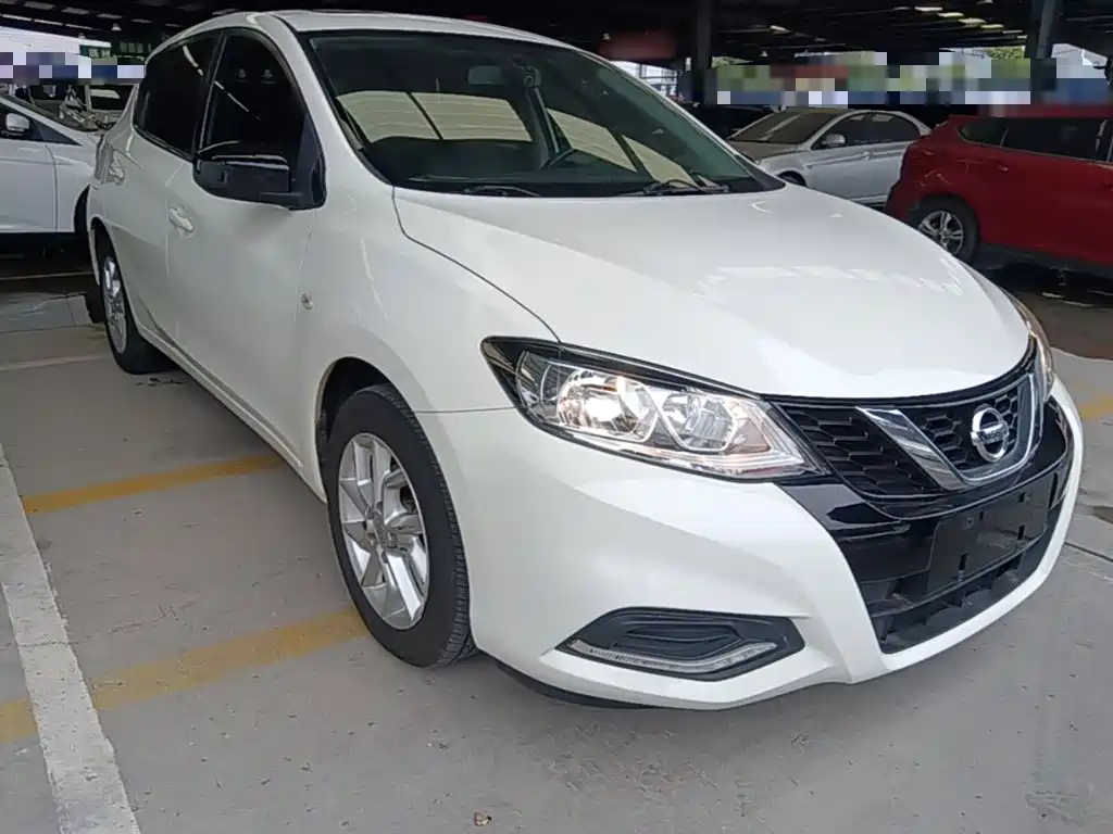 Nissan Tiida — миниатюра 4