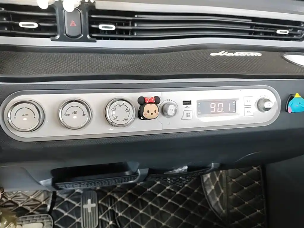 Wuling MINIEV — миниатюра 13