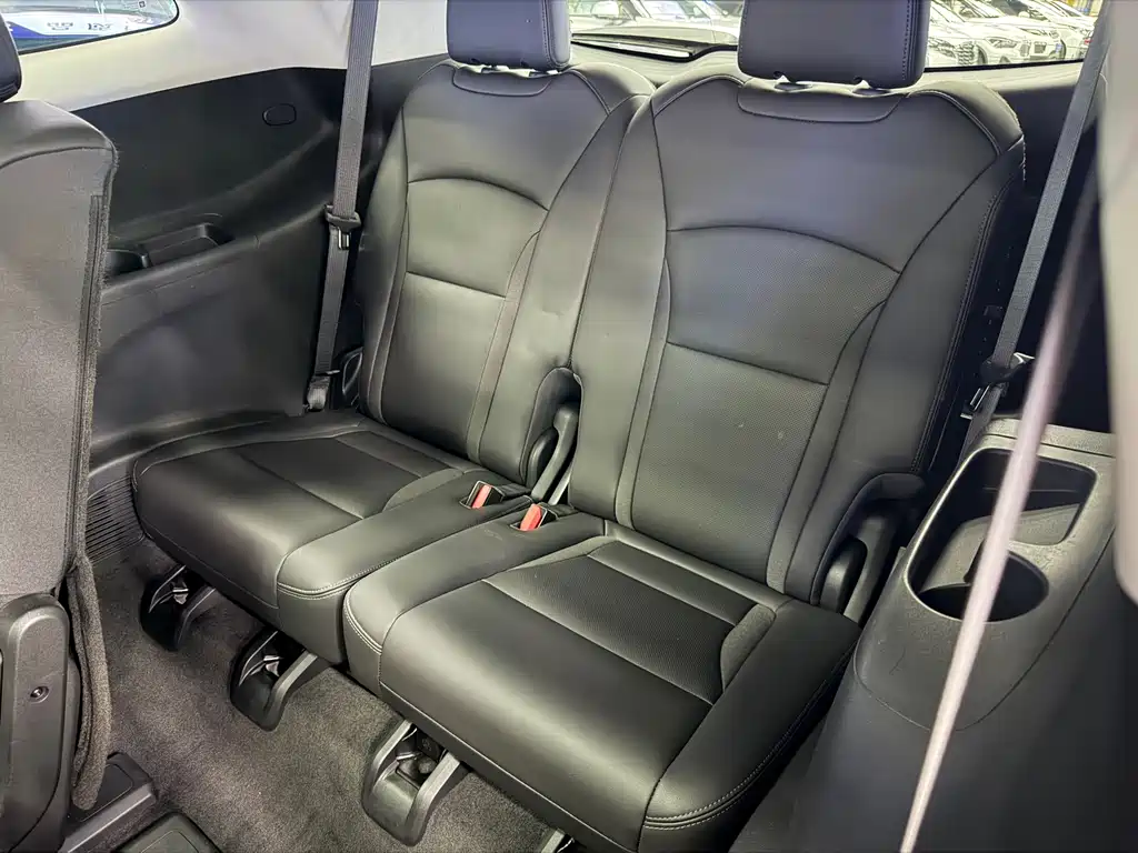 Buick Enclave — миниатюра 18