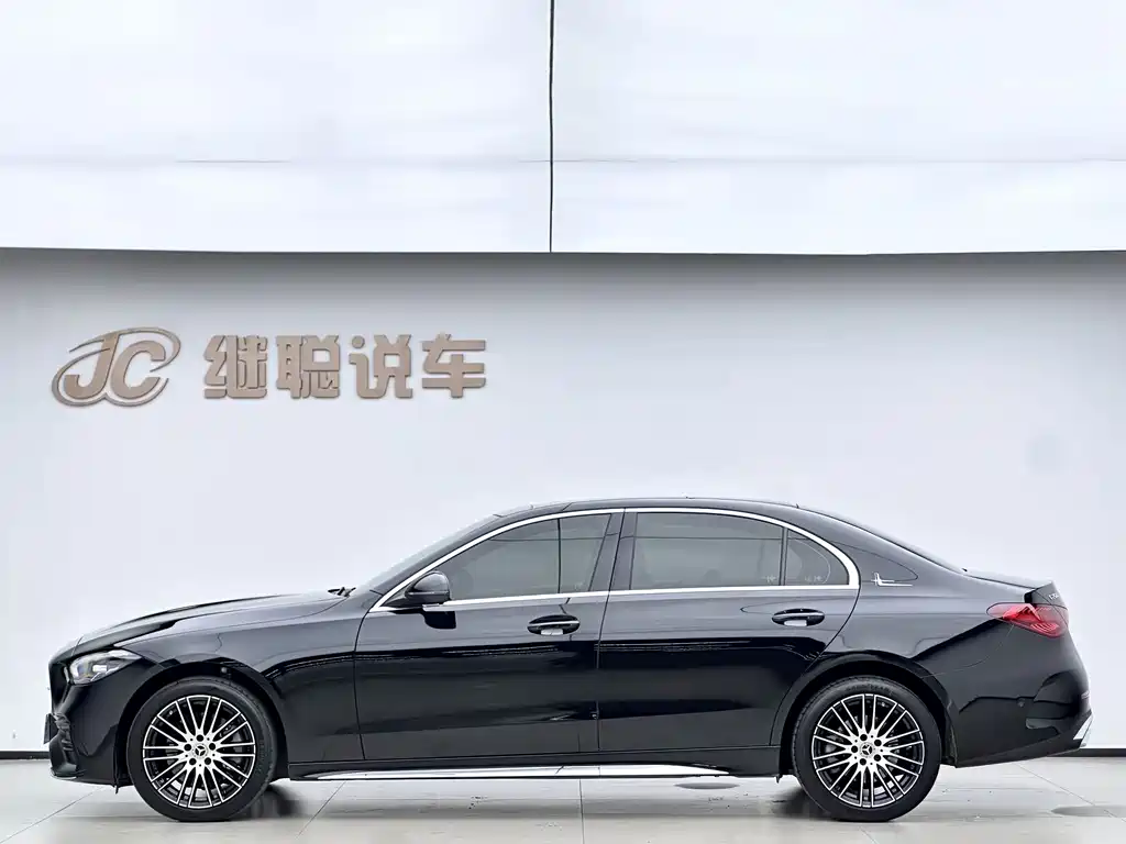 Mercedes-Benz C-Class — миниатюра 3