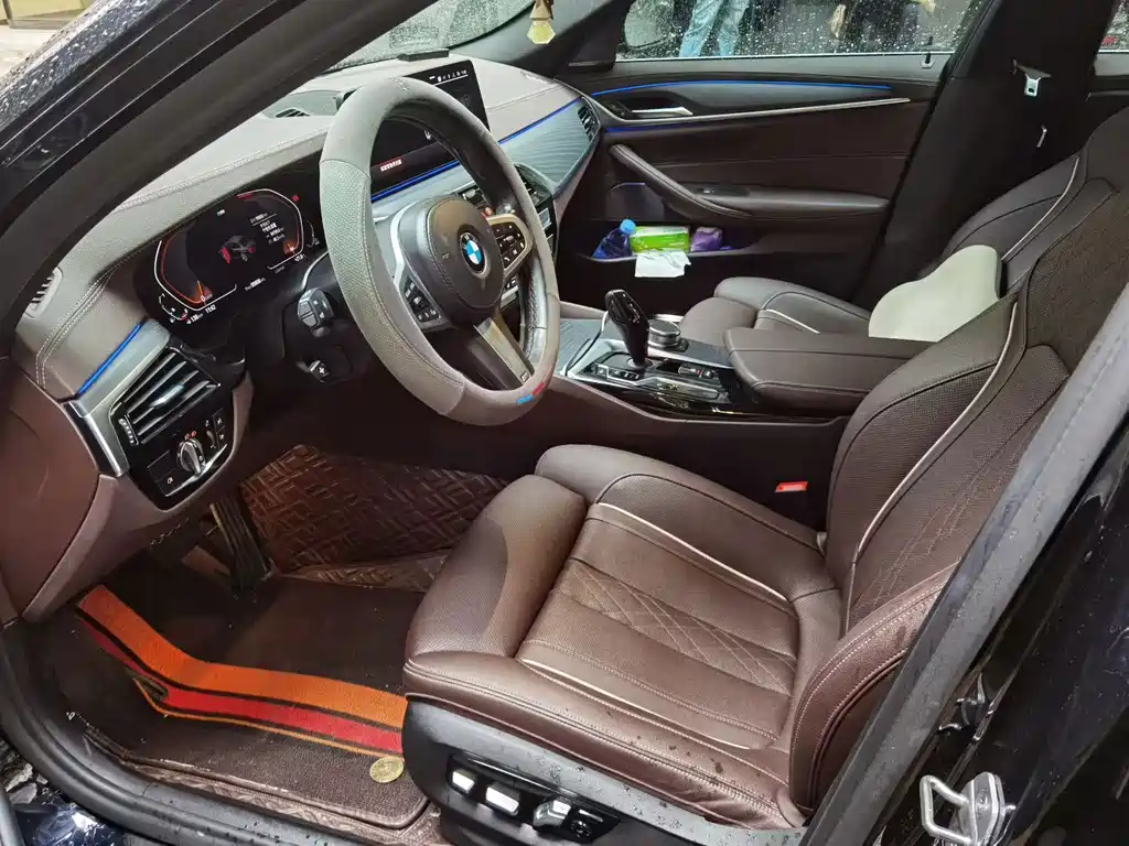 BMW 5 Series — миниатюра 4