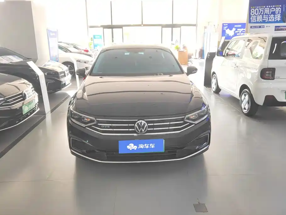 Volkswagen Magotan PHEV — миниатюра 2