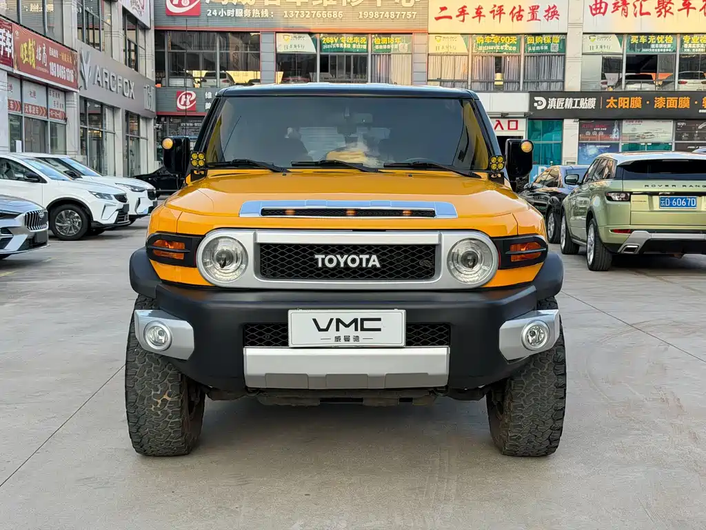 Toyota FJ Cruiser — миниатюра 2
