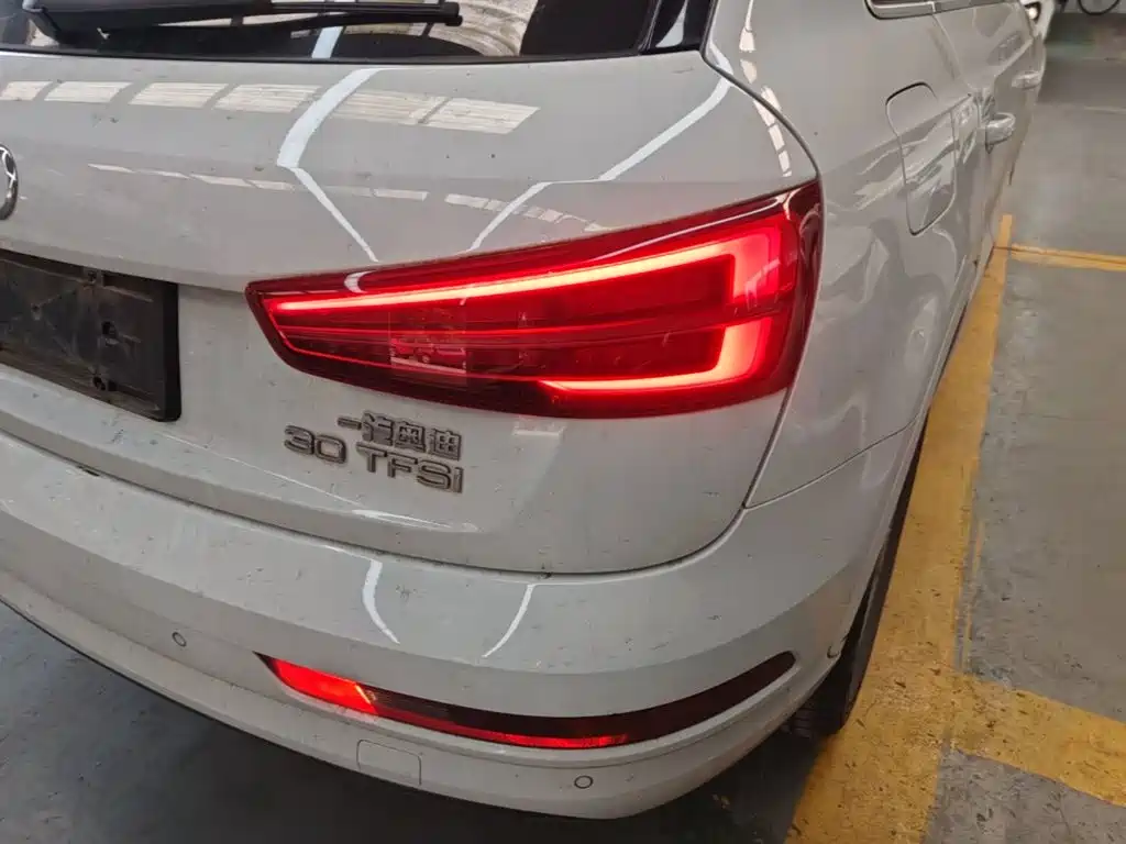Audi Q3 2016 30 TFSI Fashion