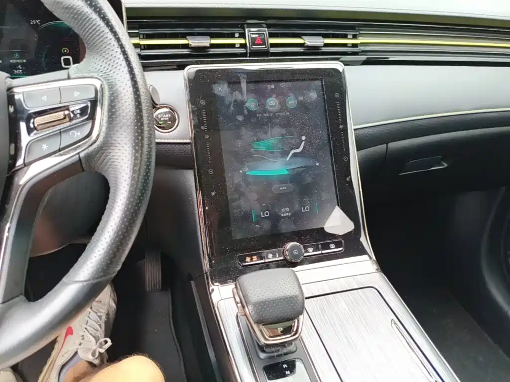 Roewe RX5 New Energy — миниатюра 18