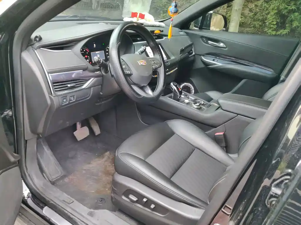 Cadillac XT4 — миниатюра 6