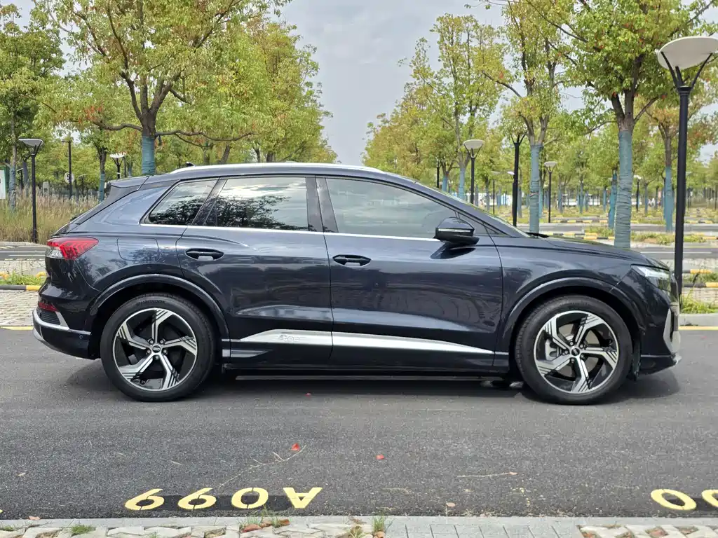 Audi Q4 e-tron — миниатюра 8