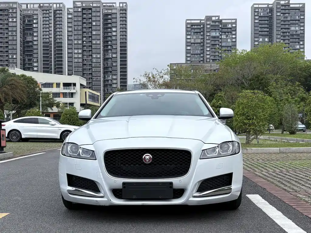 Jaguar XFL 2017 XFL 2.0T 240PS Premium