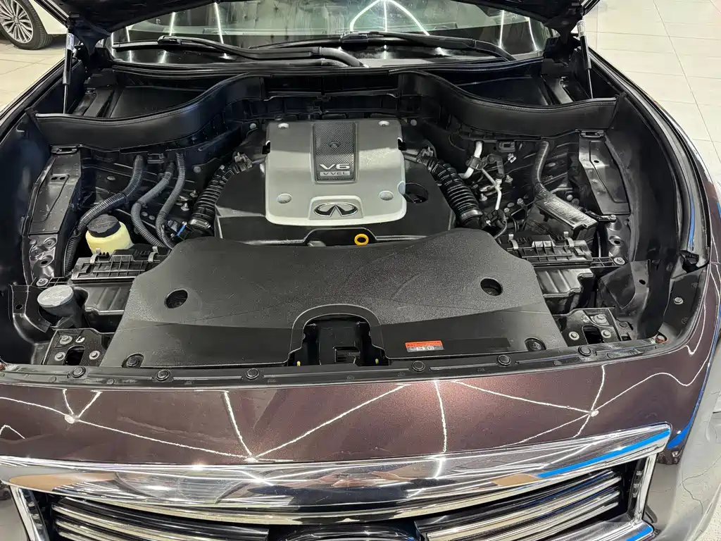 Infiniti QX70 — миниатюра 13