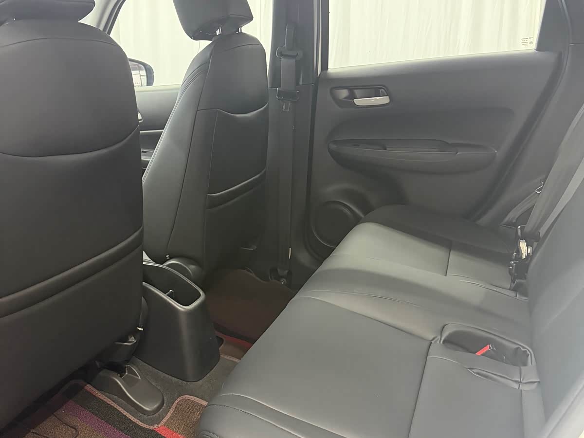 Honda Fit 1.5 л 2021 г. Белый, пробег 48000 км