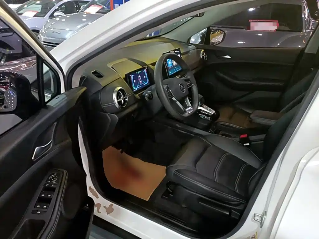 BYD Yuan EV — миниатюра 16