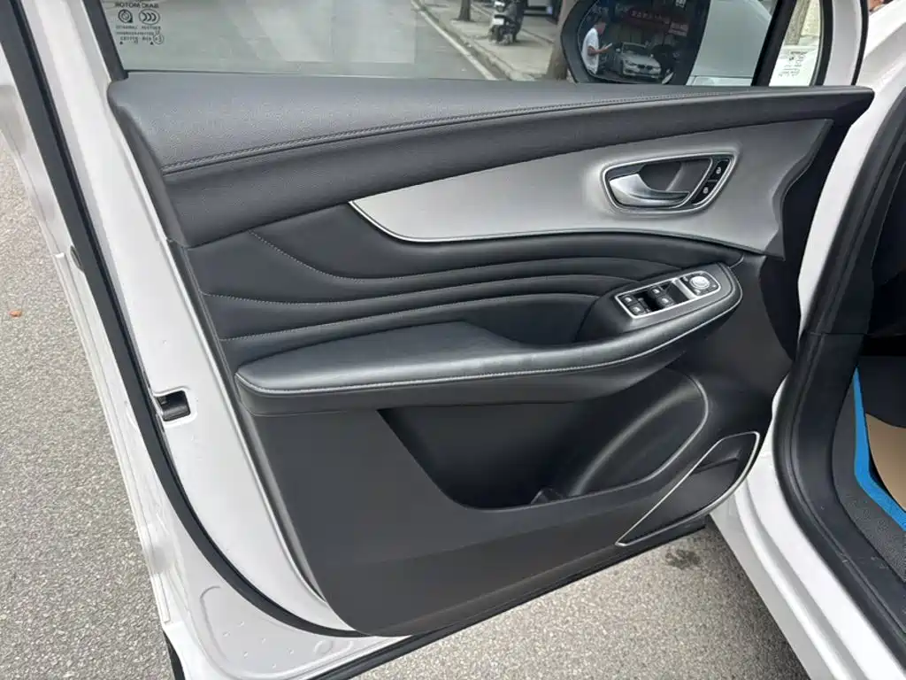Roewe RX5 MAX — миниатюра 24