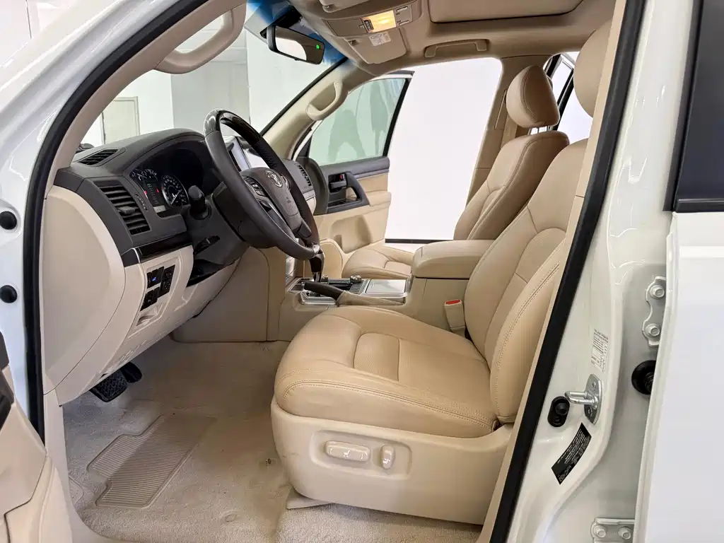 Toyota Land Cruiser 2020 4.0L AT