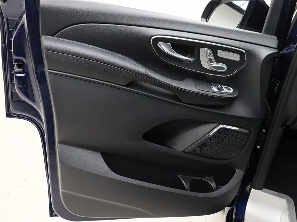 MERCEDES-BENZ V CLASS