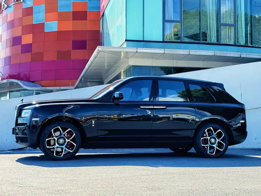 Rolls-Royce Cullinan 2022 Black Badge