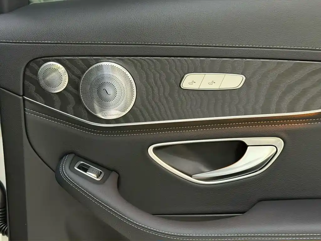 Mercedes-Benz C-Class — миниатюра 16