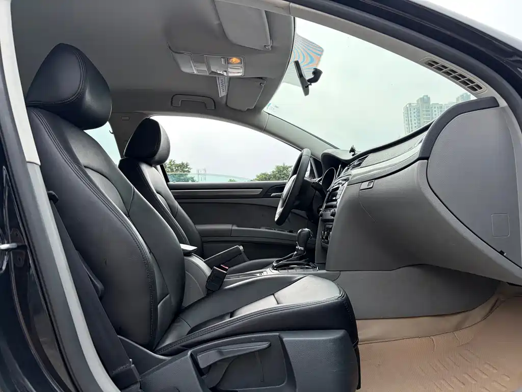 Skoda Superb — миниатюра 13