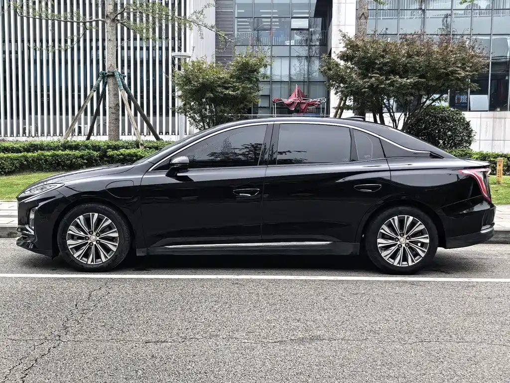 Hongqi Hongqi E-QM5 — миниатюра 7