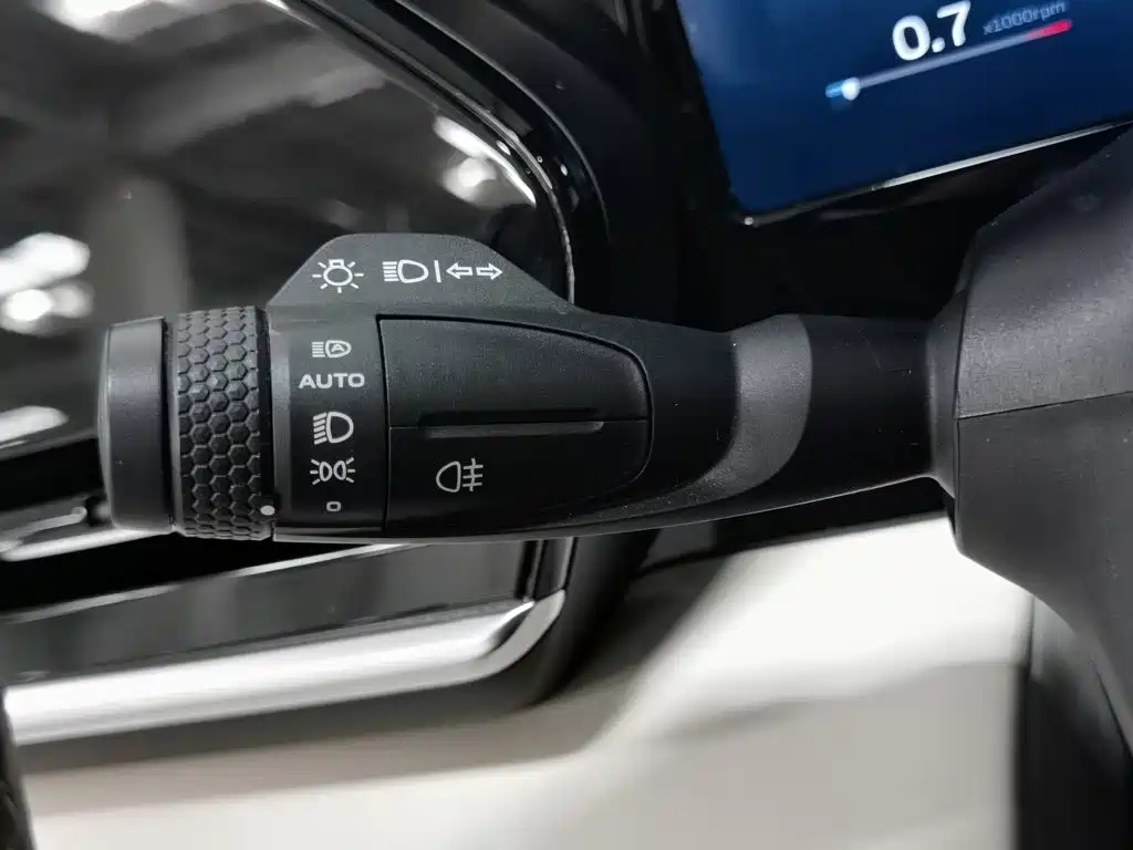 Geely Xingyue L — миниатюра 21