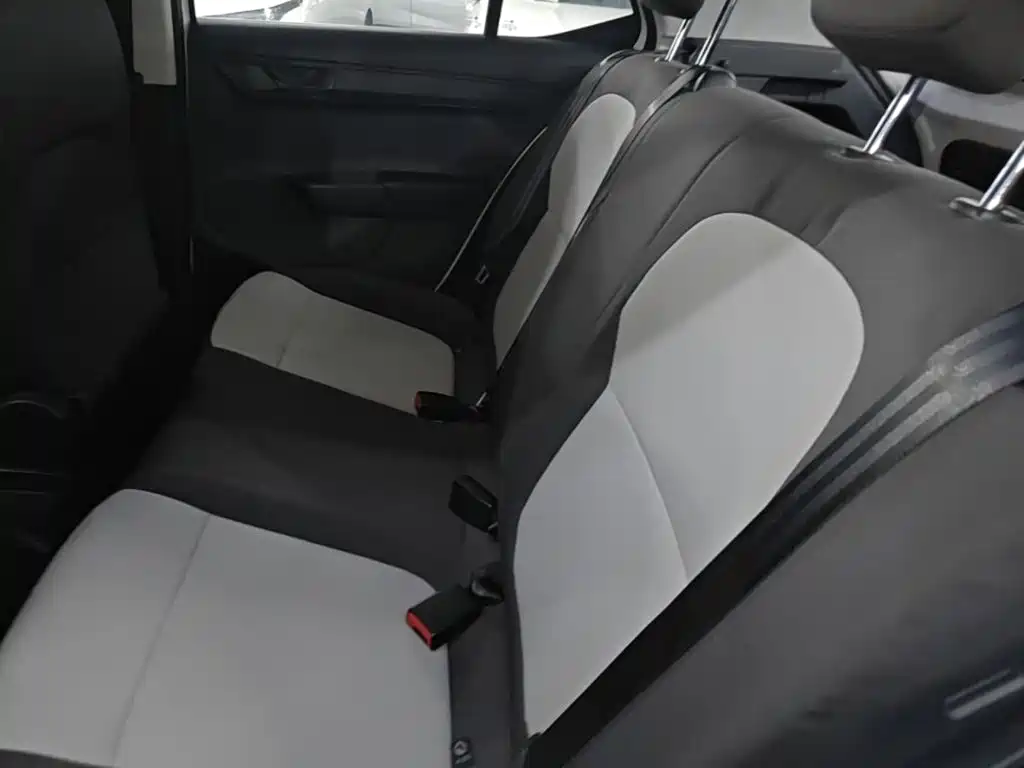Skoda Fabia — миниатюра 17