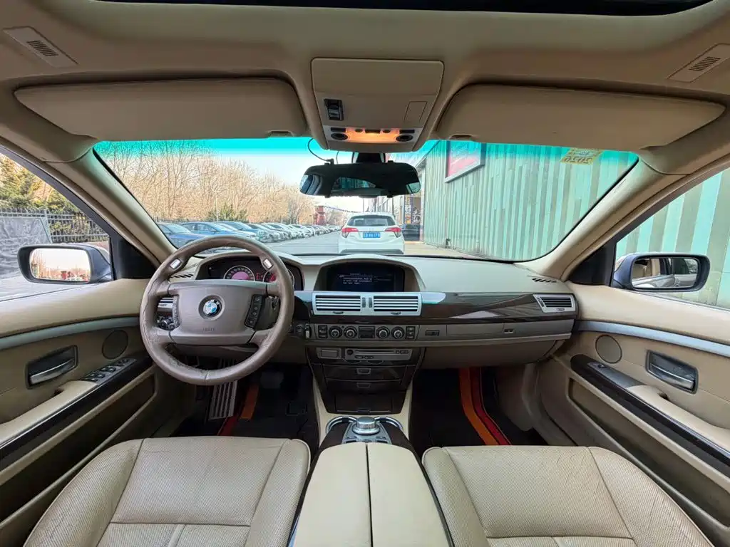 BMW 7 Series — миниатюра 4