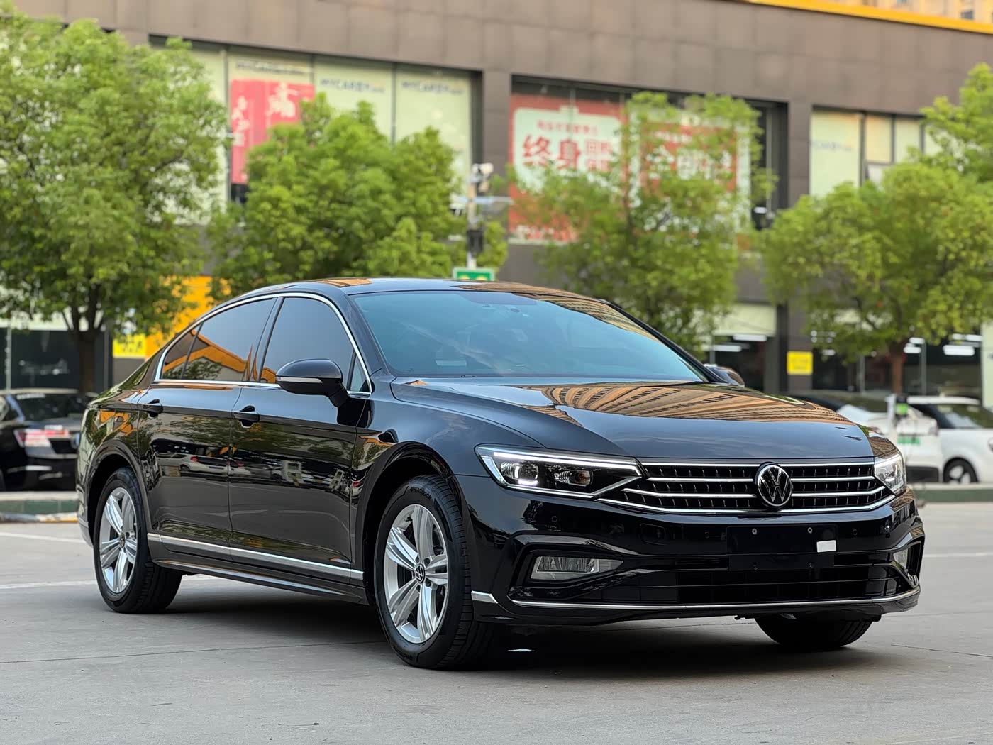 Volkswagen Magotan 1.4 л 2025 г. Чёрный, пробег 20000 км