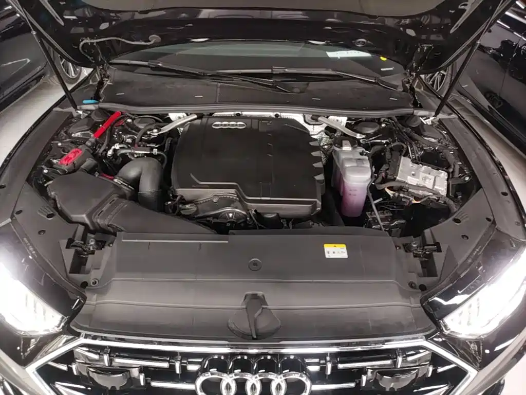 Заказать Audi A7L 2026 года за 6 668 866 ₽  из Китая