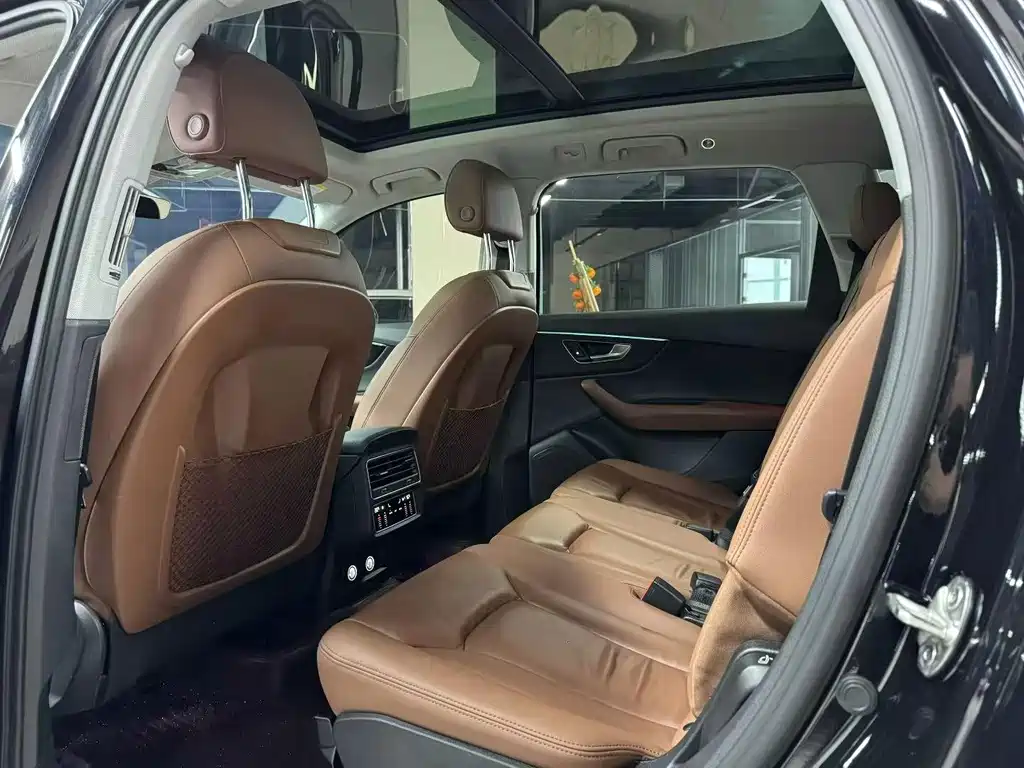 Audi Q7 — миниатюра 6