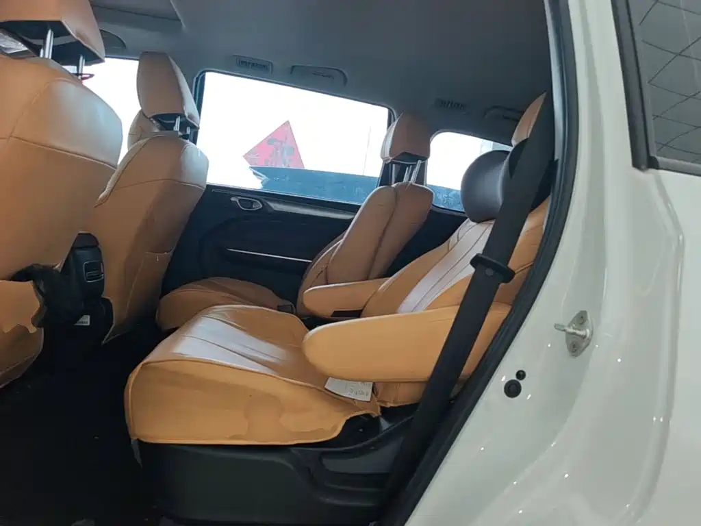 GAC Motor Trumpchi M6 — миниатюра 17