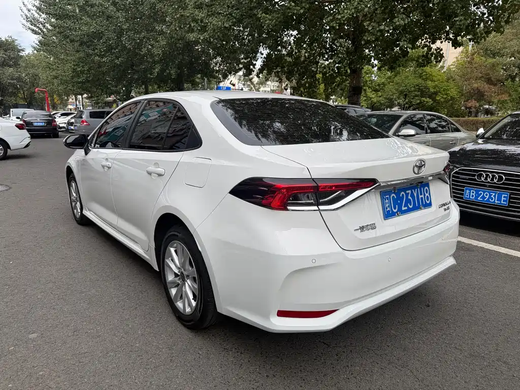 Toyota Corolla — миниатюра 5