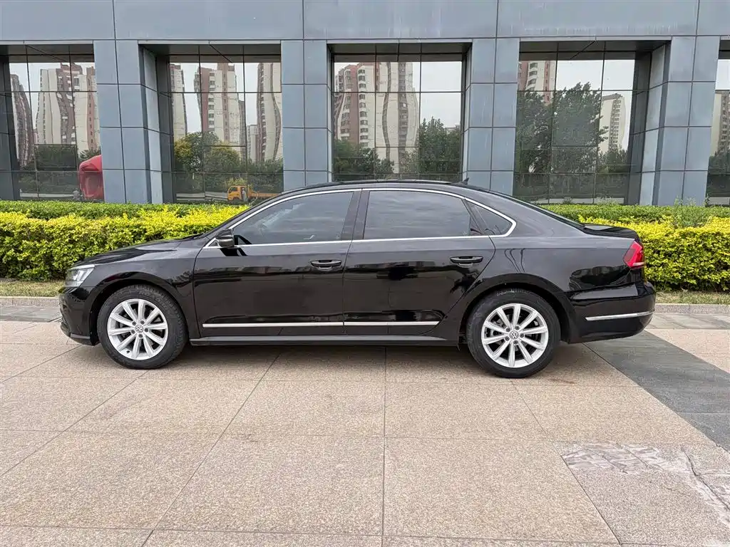 Volkswagen Passat 2017 330TSI DSG