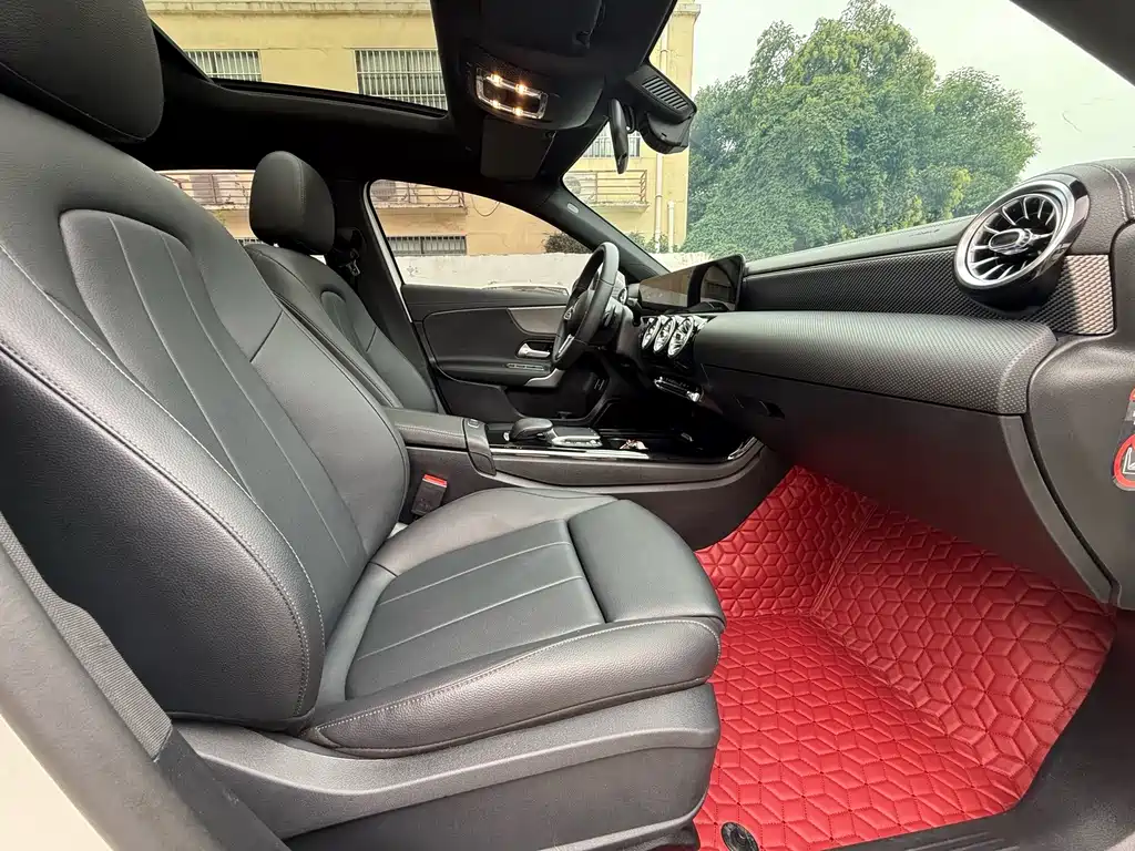 Mercedes-Benz A-Class — миниатюра 7