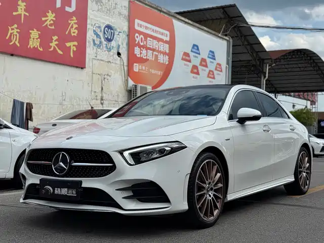 MERCEDES-BENZ  A CLASS 2019