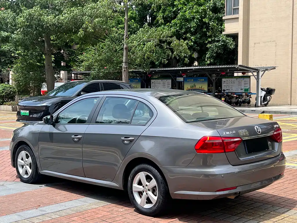 Volkswagen Lavida 2013 1.6L AT