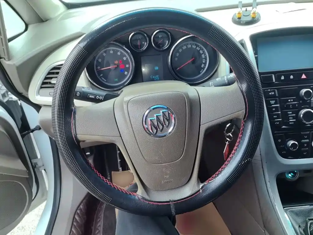 Buick Excelle — миниатюра 11
