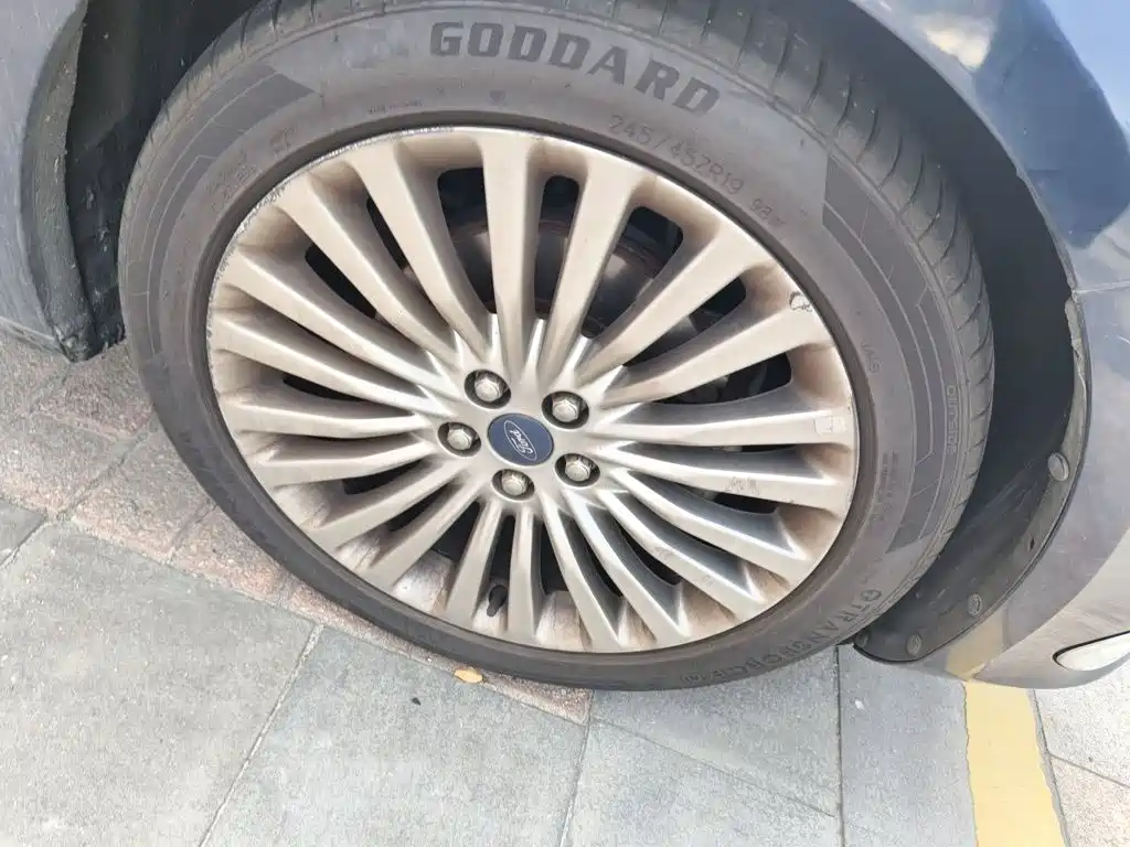 Ford Taurus — миниатюра 8