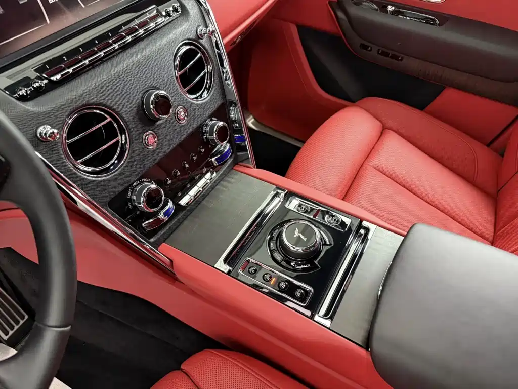 Rolls-Royce Cullinan 2018 мест