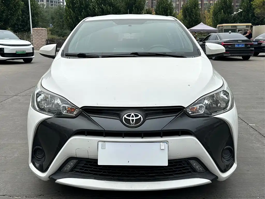 Toyota Yaris L — миниатюра 2
