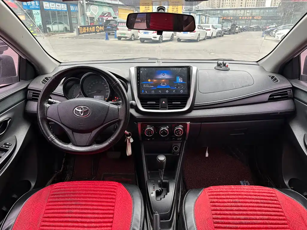 Toyota Yaris L — миниатюра 10