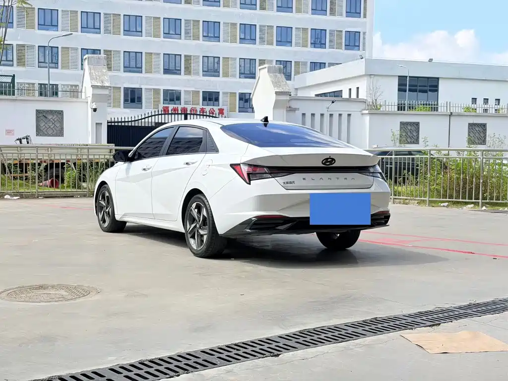 Hyundai Elantra — миниатюра 5