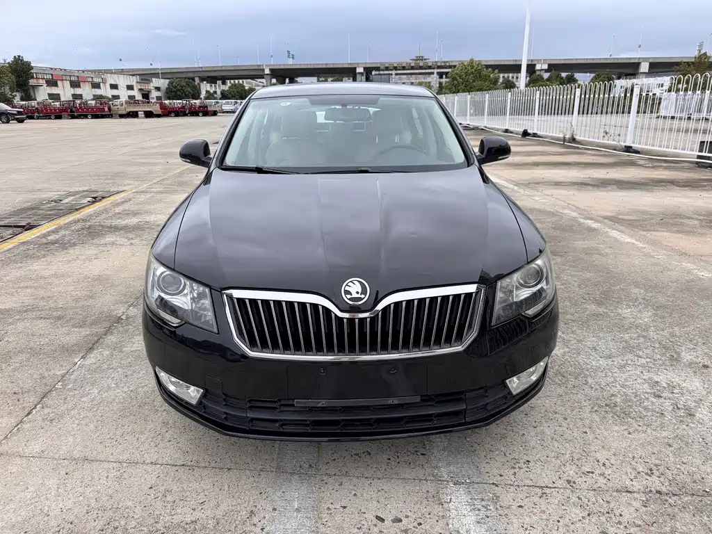 Skoda Superb — миниатюра 2