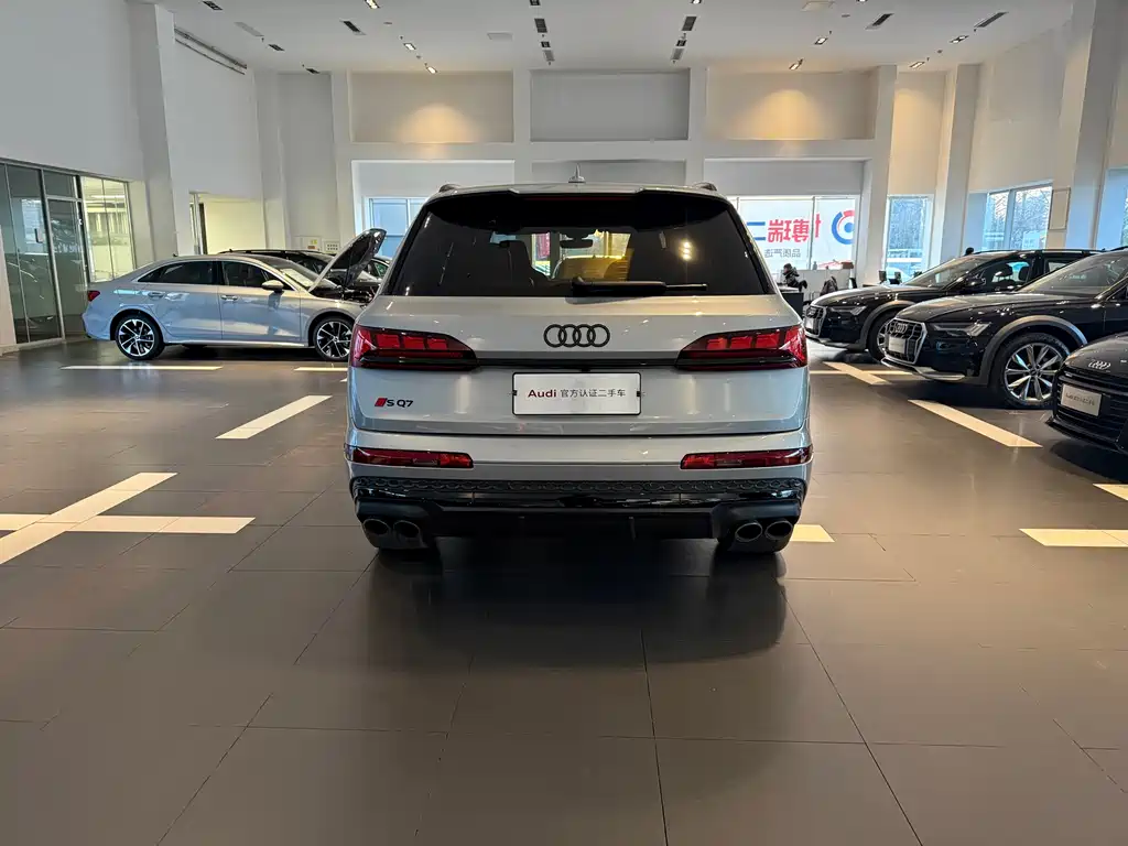 AUDI SQ7