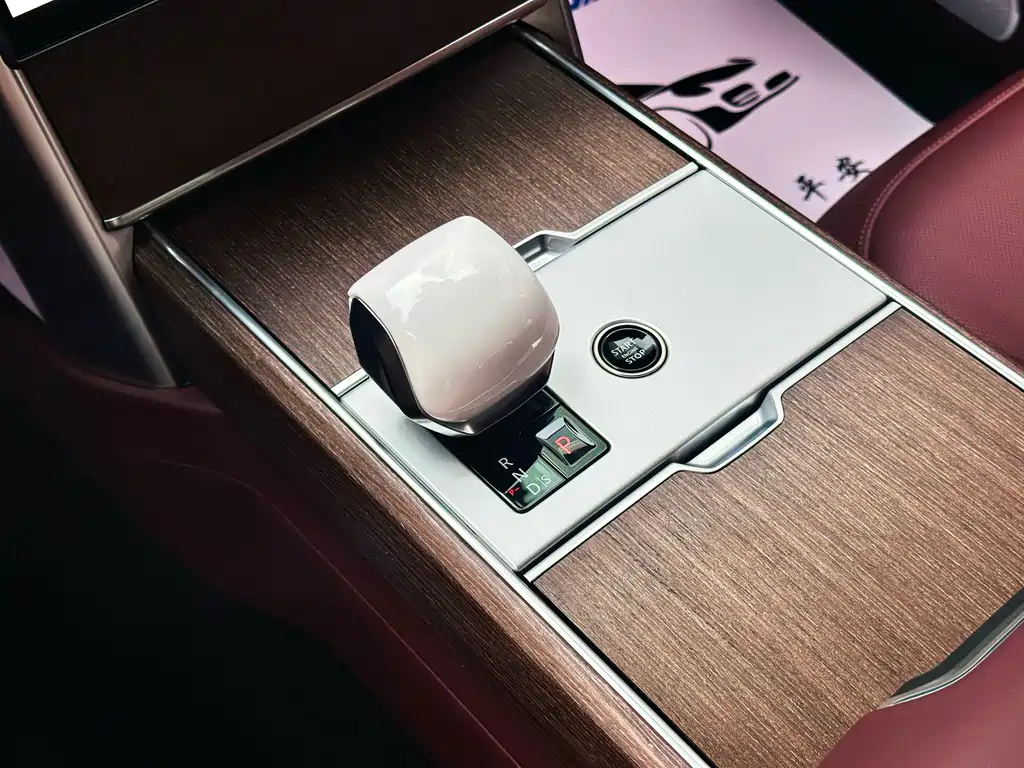 Land Rover Range Rover — миниатюра 9
