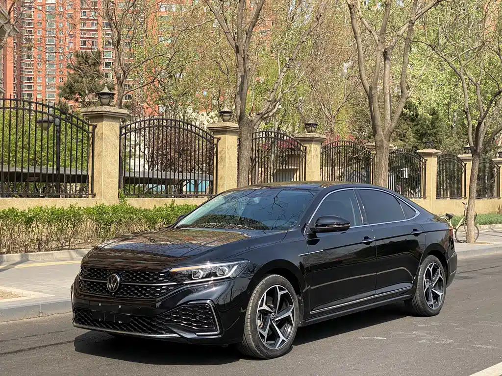 Volkswagen Passat 2023