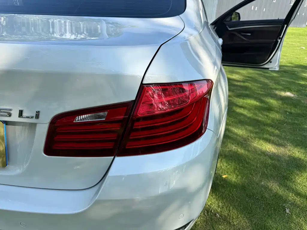 BMW 5 Series — миниатюра 16