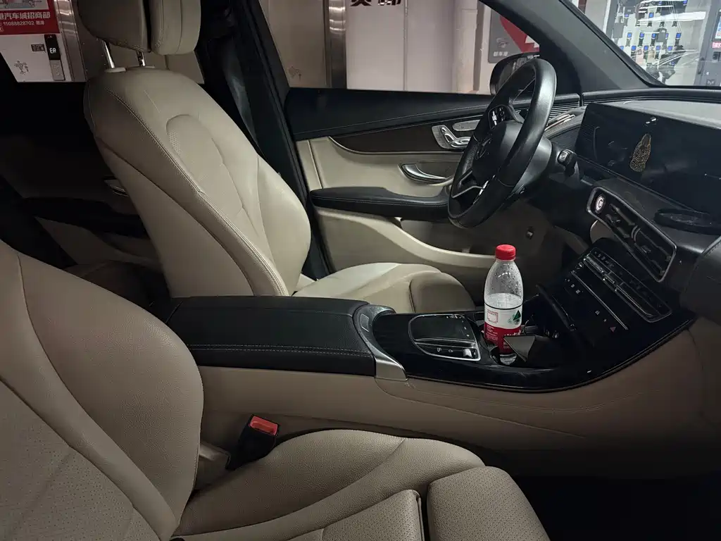 Mercedes-Benz EQC — миниатюра 4
