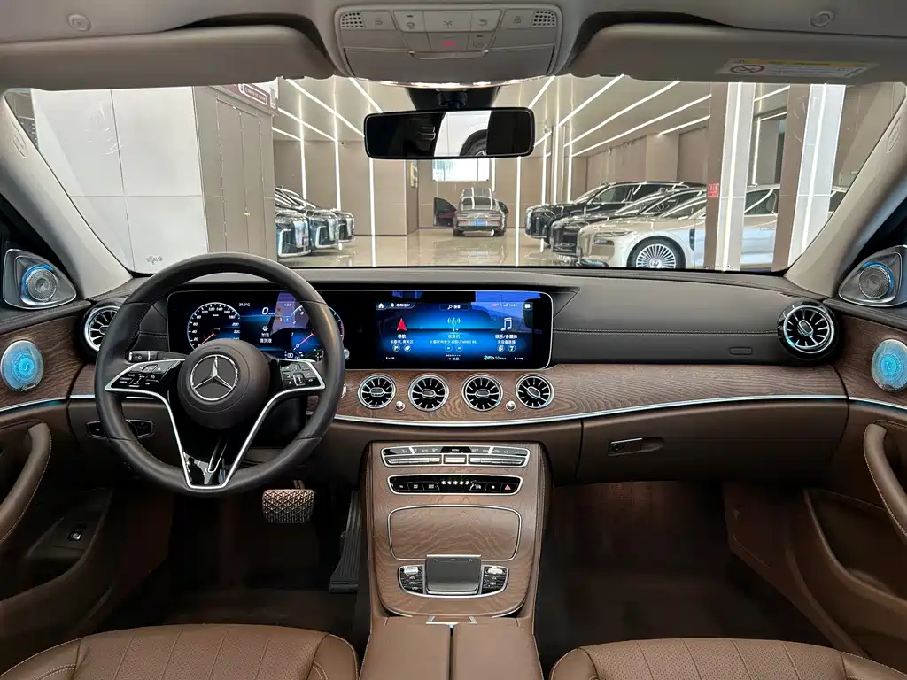 Mercedes-Benz E-Class — миниатюра 16