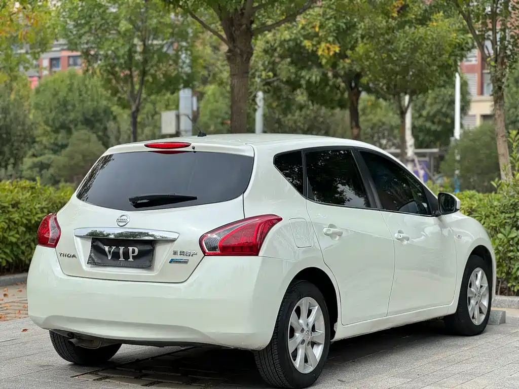 Nissan Tiida — миниатюра 10